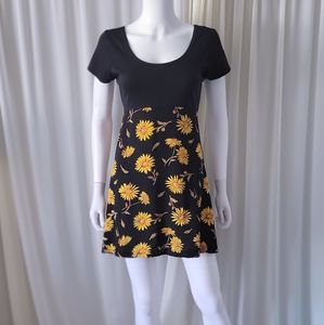 Sunflowers Dress • 90s Vintage Babydoll • T-shirt & Skirt Look • Floral Print